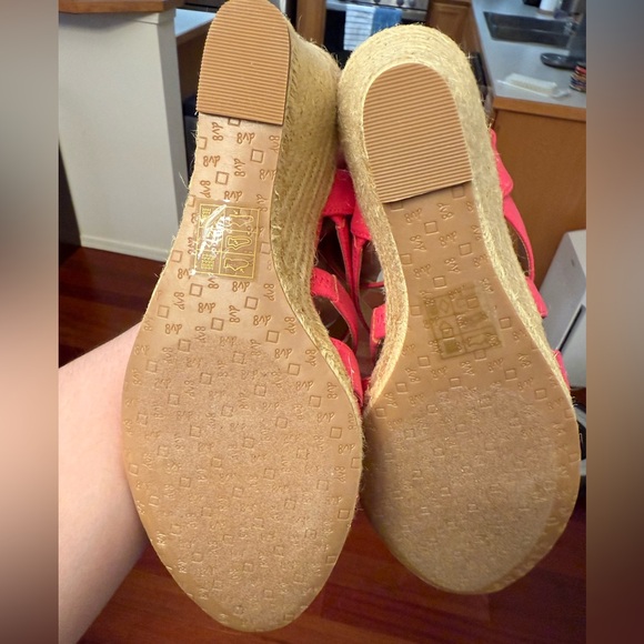 DV by Dolce Vita Hot Pink Strappy Wedges - Picture 5 of 6